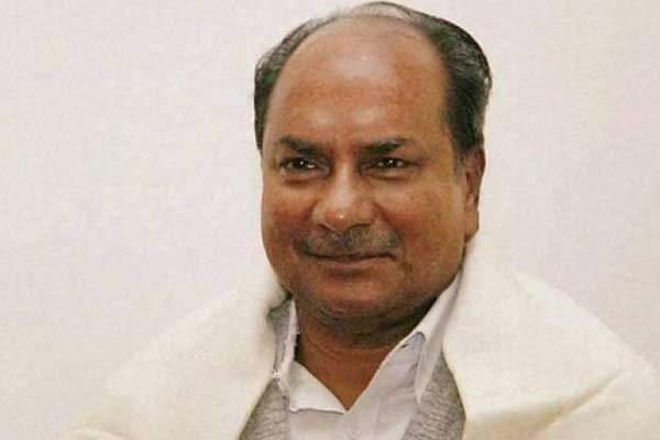 कांग्रेस के मौजूदा संकट के बीच अनुभवी एंटनी को दिल्ली बुलाया गया कांग्रेस के मौजूदा संकट के बीच अनुभवी एंटनी को दिल्ली बुलाया गया