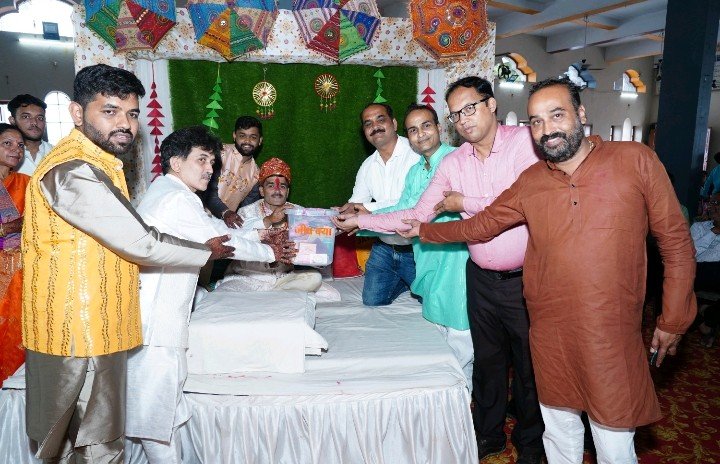 रतलाम में जीवदया का आदर्श उदहारण: तपस्वी ने गौमाता की सेवा के लिए अर्पण की अपनी उपहार राशि रतलाम में जीवदया का आदर्श उदहारण: तपस्वी ने गौमाता की सेवा के लिए अर्पण की अपनी उपहार राशि