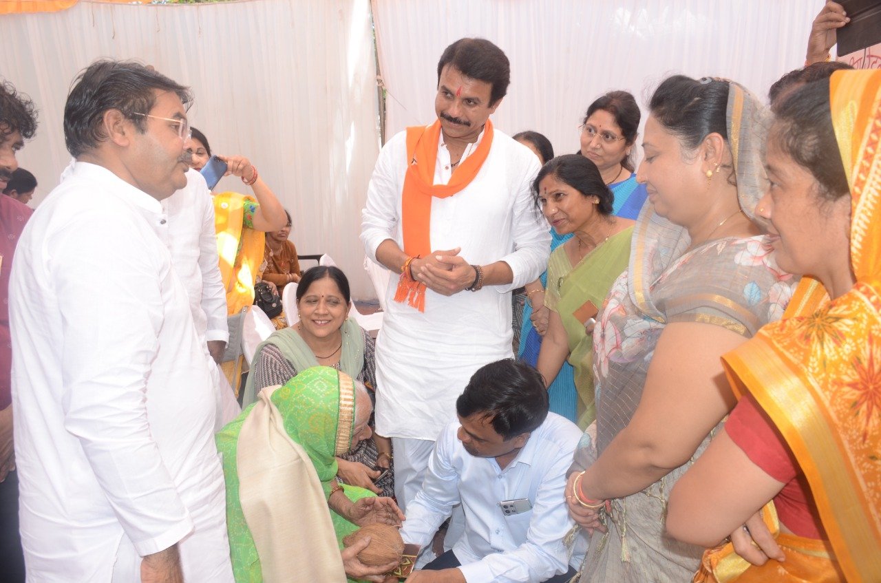 रतलाम: अंतराष्ट्रीय वृद्धजन दिवस के उपलक्ष में बिरयाखेड़ी स्थित वृद्ध आश्रम पर वृद्धजन सम्मान समारोह का आयोजन रतलाम: अंतराष्ट्रीय वृद्धजन दिवस के उपलक्ष में बिरयाखेड़ी स्थित वृद्ध आश्रम पर वृद्धजन सम्मान समारोह का आयोजन