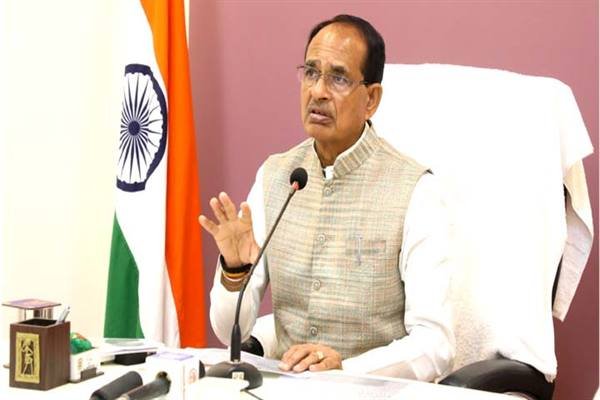 भोपाल:मुख्यमंत्री श्री चौहान ने कानून-व्यवस्था पर बुलाई आपात बैठक,दिव्यांग से दुर्व्यवहार के मामले में इंदौर के एडीएम को हटाया भोपाल:मुख्यमंत्री श्री चौहान ने कानून-व्यवस्था पर बुलाई आपात बैठक,दिव्यांग से दुर्व्यवहार के मामले में इंदौर के एडीएम को हटाया