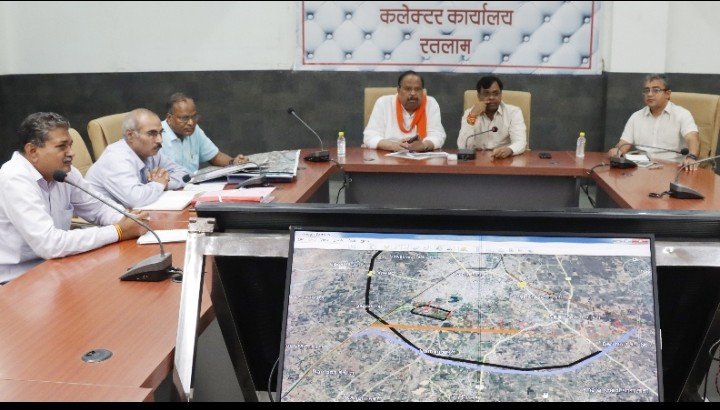 रतलाम: इंदौर रेलवे लाईन बायपास पर आरडीए को आपत्ति, विधायक चेतन्य काश्यप ने भी बताया अप्रासंगिक,कलेक्टर कार्यालय में रेलवे और जिला प्रशासन की विधायक के साथ हुई बैठक, आरडीए के परस्पेक्टिव प्लान में बन रही बाधा रतलाम: इंदौर रेलवे लाईन बायपास पर आरडीए को आपत्ति, विधायक चेतन्य काश्यप ने भी बताया अप्रासंगिक,कलेक्टर कार्यालय में रेलवे और जिला प्रशासन की विधायक के साथ हुई बैठक, आरडीए के परस्पेक्टिव प्लान में बन रही बाधा