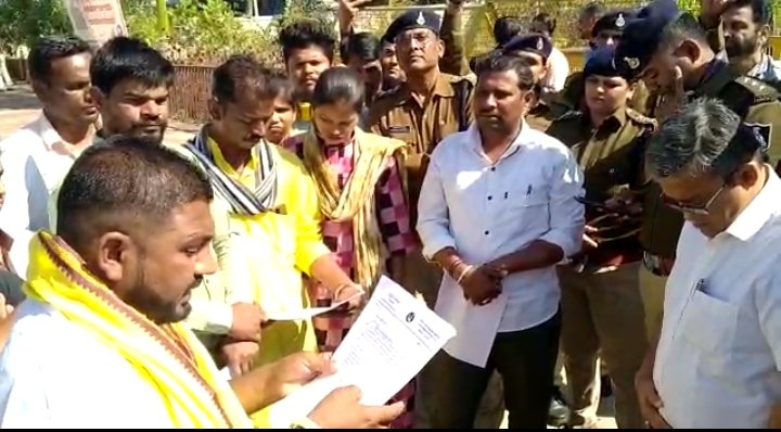 सांसद और विधायक के घेराव मामले में जयस नेताओं की गिरफ्तारी के विरोध में जयस ने जिला प्रशासन को सौंपा ज्ञापन सांसद और विधायक के घेराव मामले में जयस नेताओं की गिरफ्तारी के विरोध में जयस ने जिला प्रशासन को सौंपा ज्ञापन