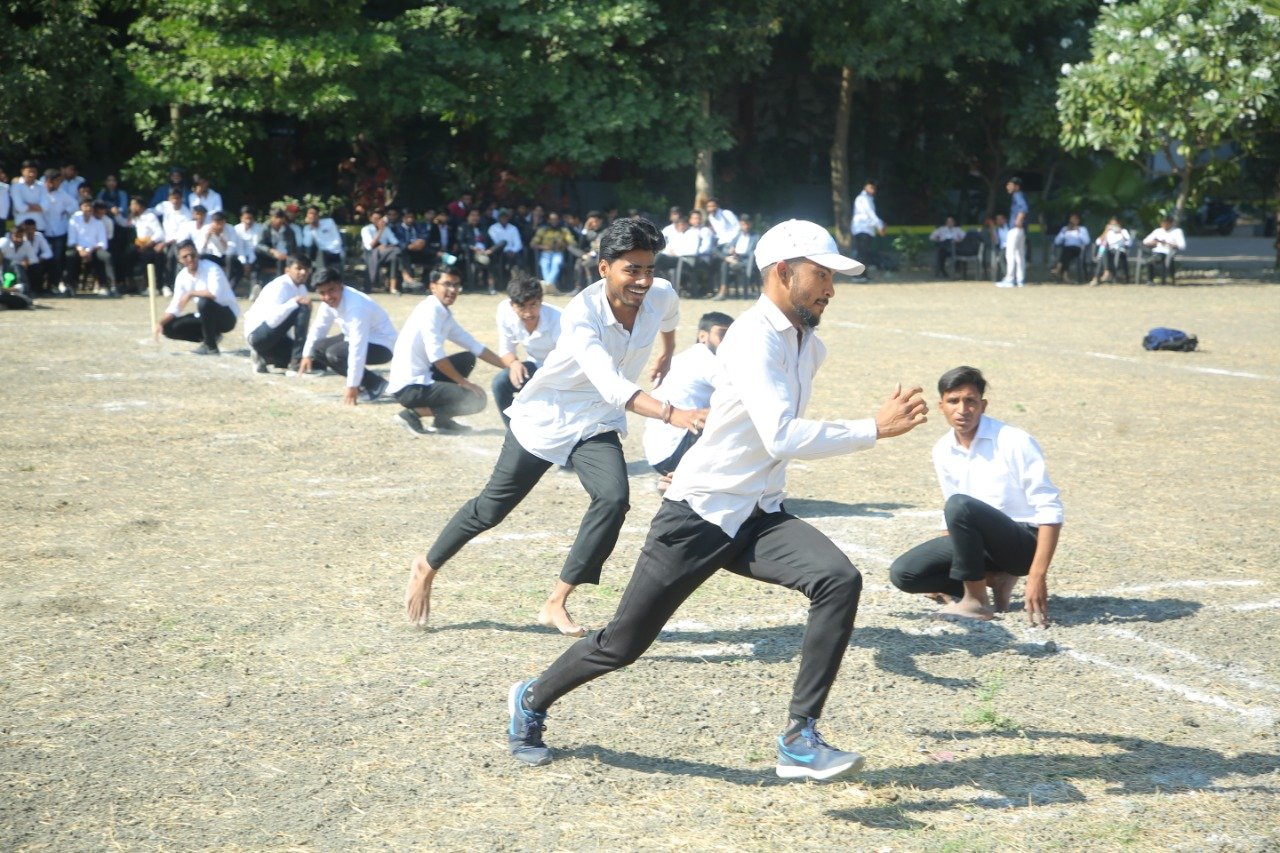 रतलाम:राॅयल ग्रुप ऑफ इंस्टीट्यूशन्स में संचालित विभिन्न संकायो के विद्यार्थियों के लिए राॅयल खेल महोत्वस का आयोजन रतलाम:राॅयल ग्रुप ऑफ इंस्टीट्यूशन्स में संचालित विभिन्न संकायो के विद्यार्थियों के लिए राॅयल खेल महोत्वस का आयोजन