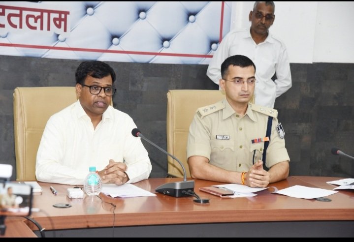 रतलाम: कलेक्टर नरेंद्र सूर्यवंशी ने की बड़ी कार्रवाई, एसपी के प्रतिवेदन पर 28 आरापियों को किया जिला बदर रतलाम: कलेक्टर नरेंद्र सूर्यवंशी ने की बड़ी कार्रवाई, एसपी के प्रतिवेदन पर 28 आरापियों को किया जिला बदर