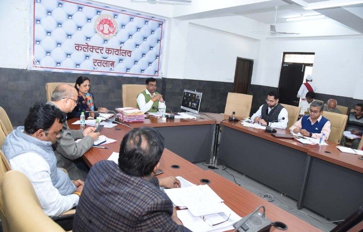 रतलाम: अब प्रशासन की निगाह सज्जन मिल की विक्रय हुई जमीनों पर, जानिए टीएल बैठक में कलेक्टर नरेंद्र सूर्यवंशी ने शहर एसडीएम को सज्जन मिल की जमीनों को लेकर दिए क्या निर्देश रतलाम: अब प्रशासन की निगाह सज्जन मिल की विक्रय हुई जमीनों पर, जानिए टीएल बैठक में कलेक्टर नरेंद्र सूर्यवंशी ने शहर एसडीएम को सज्जन मिल की जमीनों को लेकर दिए क्या निर्देश