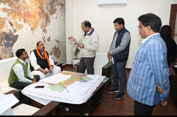 विधायक चेतन्य काश्यप ने की ट्रांसपोर्ट नगर की समीक्षा,कहा- जल्द पूरा हो निर्माण कार्य,-नई सड़क निर्माण के लिए बाधक बन रहे अतिक्रमण जितने आवश्यक हो सिर्फ उतना ही हटाए जाने की हुई चर्चा विधायक चेतन्य काश्यप ने की ट्रांसपोर्ट नगर की समीक्षा,कहा- जल्द पूरा हो निर्माण कार्य,-नई सड़क निर्माण के लिए बाधक बन रहे अतिक्रमण जितने आवश्यक हो सिर्फ उतना ही हटाए जाने की हुई चर्चा