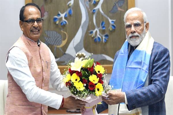 प्रधानमंत्री श्री मोदी से मुख्यमंत्री श्री चौहान ने नई दिल्ली में की भेंट, जानिए किन मुद्दों पर हुई चर्चा प्रधानमंत्री श्री मोदी से मुख्यमंत्री श्री चौहान ने नई दिल्ली में की भेंट, जानिए किन मुद्दों पर हुई चर्चा
