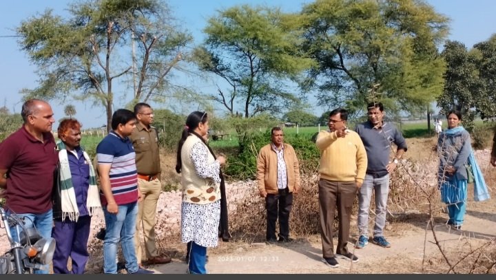 रतलाम में भू माफियाओं तथा अतिक्रमण करने वालों के खिलाफ बड़ी कार्रवाई ,प्रशासन ने लगभग 150 करोड़ रूपए मूल्य की बेशकीमती शासकीय भूमि मुक्त कराई रतलाम में भू माफियाओं तथा अतिक्रमण करने वालों के खिलाफ बड़ी कार्रवाई ,प्रशासन ने लगभग 150 करोड़ रूपए मूल्य की बेशकीमती शासकीय भूमि मुक्त कराई