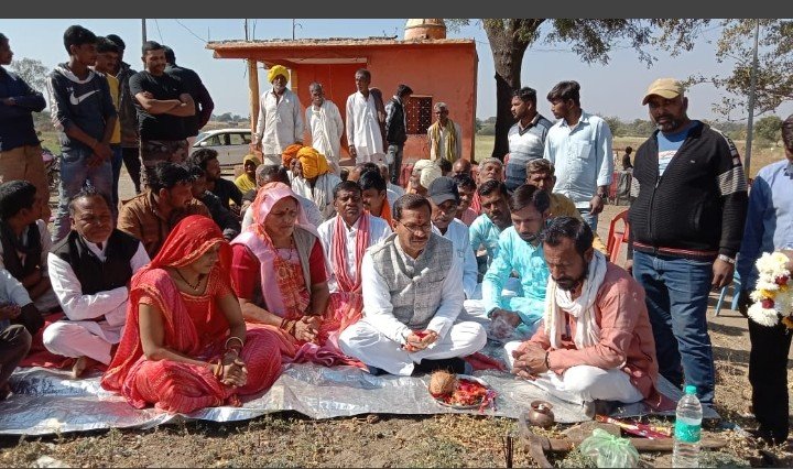 रतलाम: ग्राम पंचायत सरवड़ में 32 लाख से अधिक के विकास कार्यों का विधायक दिलीप मकवाना ने किया भूमि पूजन रतलाम: ग्राम पंचायत सरवड़ में 32 लाख से अधिक के विकास कार्यों का विधायक दिलीप मकवाना ने किया भूमि पूजन