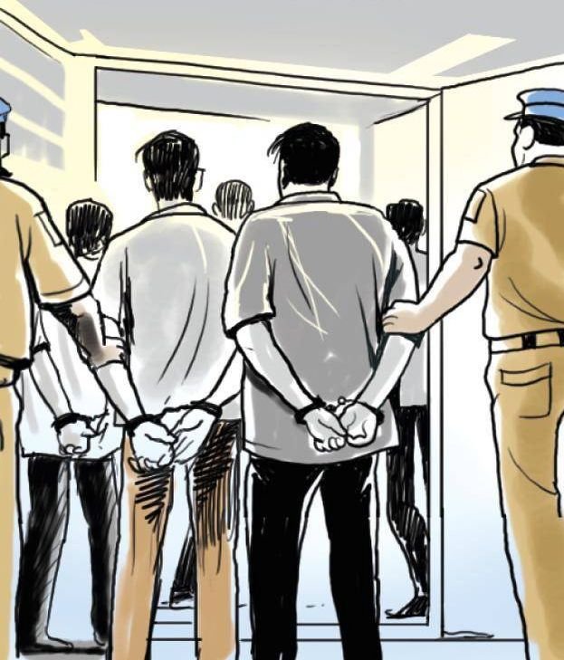 रतलाम: गांव वालों ने ही पकड़ लिए लुटेरे,छुरे की नौंक पर युवक को लूटकर भाग रहे थे,पकड़ाए लुटेरे राजस्थान के कंजर रतलाम: गांव वालों ने ही पकड़ लिए लुटेरे,छुरे की नौंक पर युवक को लूटकर भाग रहे थे,पकड़ाए लुटेरे राजस्थान के कंजर