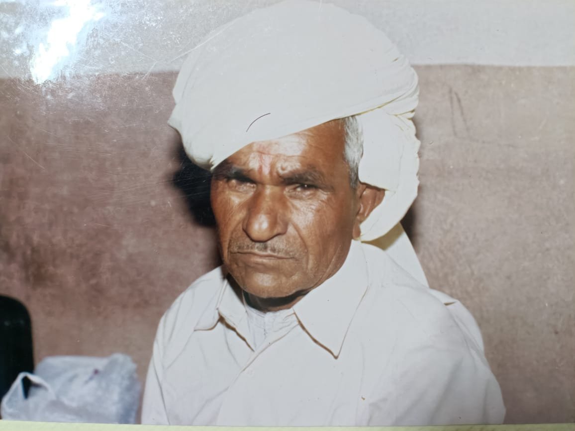 रतलाम: ग्रामीण विधायक दिलीप मकवाना के पिताजी का निधन, आज ग्राम सरवड़ में निकलेगी अंतिम यात्रा रतलाम: ग्रामीण विधायक दिलीप मकवाना के पिताजी का निधन, आज ग्राम सरवड़ में निकलेगी अंतिम यात्रा
