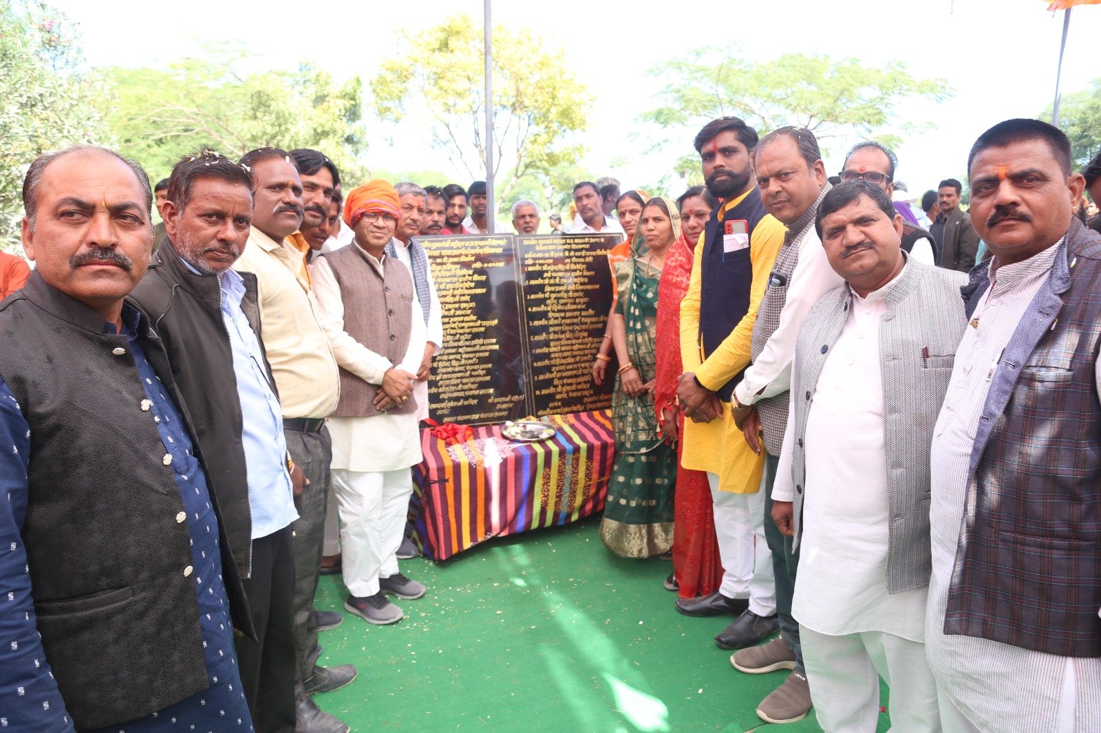 रतलाम: विकास यात्रा में ग्रामीण विधायक दिलीप मकवाना ने दी लाखों रुपए के विकास कार्यों की सौगात रतलाम: विकास यात्रा में ग्रामीण विधायक दिलीप मकवाना ने दी लाखों रुपए के विकास कार्यों की सौगात