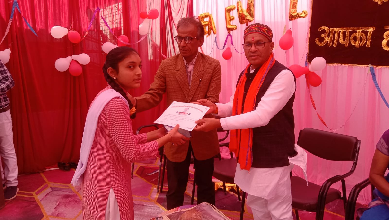 रतलाम: जिस संस्था में शिक्षक थे वही अतिथि बनकर पहुंचे ग्रामीण विधायक दिलीप मकवाना, विद्यार्थियों को पुरस्कृत कर साथ किया भोजन रतलाम: जिस संस्था में शिक्षक थे वही अतिथि बनकर पहुंचे ग्रामीण विधायक दिलीप मकवाना, विद्यार्थियों को पुरस्कृत कर साथ किया भोजन