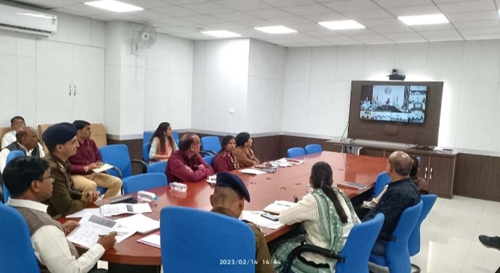 रतलाम: जानिए मुख्यमंत्री शिवराज सिंह चौहान ने रतलाम कलेक्टर श्री सूर्यवंशी को क्यों दी बधाई रतलाम: जानिए मुख्यमंत्री शिवराज सिंह चौहान ने रतलाम कलेक्टर श्री सूर्यवंशी को क्यों दी बधाई