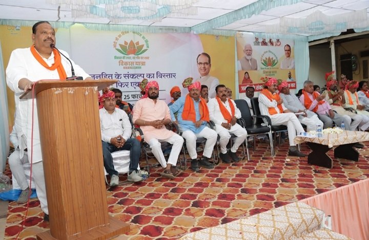 रतलाम: शहर की प्रमुख सड़कों का फिर से होगा निर्माण, सीएम ने कायाकल्प में जारी की राशि – विधायक चेतन्य काश्यप रतलाम: शहर की प्रमुख सड़कों का फिर से होगा निर्माण, सीएम ने कायाकल्प में जारी की राशि – विधायक चेतन्य काश्यप