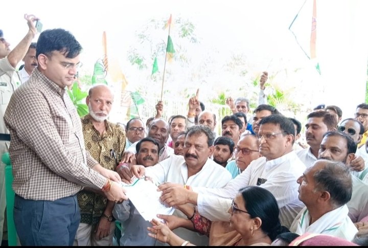 रतलाम: जबलपुर कांग्रेस कार्यालय में तोड़फोड़ के विरोध में कांग्रेस ने एसपी को सौंपा ज्ञापन रतलाम: जबलपुर कांग्रेस कार्यालय में तोड़फोड़ के विरोध में कांग्रेस ने एसपी को सौंपा ज्ञापन