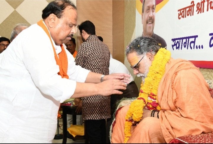 राजनीति में धर्म नहीं होगा तो राजनीति अंधी हो जाएगी – महामंडलेश्वर स्वामी श्री चिदम्बरानंदजी,श्रीमद भागवत कथा के लिए रतलाम आगमन पर भव्य अगवानी राजनीति में धर्म नहीं होगा तो राजनीति अंधी हो जाएगी – महामंडलेश्वर स्वामी श्री चिदम्बरानंदजी,श्रीमद भागवत कथा के लिए रतलाम आगमन पर भव्य अगवानी