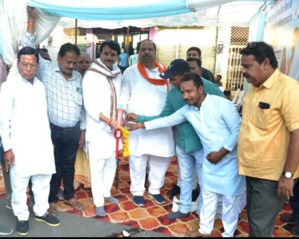 रतलाम नगर से महानगर बनने की ओर अग्रसर – विधायक चेतन्य काश्यप, दिलबहार चौराहा से महाराजा सज्जनसिंहजी की प्रतिमा तक सड़क निर्माण का भूमि पूजन रतलाम नगर से महानगर बनने की ओर अग्रसर – विधायक चेतन्य काश्यप, दिलबहार चौराहा से महाराजा सज्जनसिंहजी की प्रतिमा तक सड़क निर्माण का भूमि पूजन