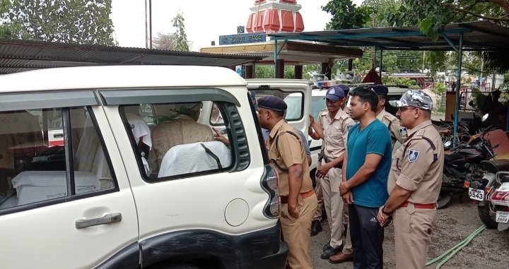 रतलाम: अलग-अलग क्षेत्र में रतलाम पुलिस की सर्चिंग, अन्य जिले में वारदात कर भागे बदमाशों की रतलाम में तलाश रतलाम: अलग-अलग क्षेत्र में रतलाम पुलिस की सर्चिंग, अन्य जिले में वारदात कर भागे बदमाशों की रतलाम में तलाश