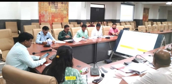 रतलाम: कलेक्टर ने दिए निर्देश-जो ठेकेदार कार्य नहीं कर रहे उनके विरुद्ध एफआईआर करवाएं,सभी निर्माण विभागों के कार्यों की रैंडम जांच की जाएगी रतलाम: कलेक्टर ने दिए निर्देश-जो ठेकेदार कार्य नहीं कर रहे उनके विरुद्ध एफआईआर करवाएं,सभी निर्माण विभागों के कार्यों की रैंडम जांच की जाएगी