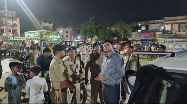 रतलाम: जावरा पहुंचे एसपी सिद्धार्थ बहुगुणा,मोहर्रम के दौरान विशेष सतर्कता बरतने के संबंध में थाना प्रभारी एवं मोहर्रम कमेटी के सदस्यों एवं वालेंटियर की मीटिंग ली, दिए निर्देश रतलाम: जावरा पहुंचे एसपी सिद्धार्थ बहुगुणा,मोहर्रम के दौरान विशेष सतर्कता बरतने के संबंध में थाना प्रभारी एवं मोहर्रम कमेटी के सदस्यों एवं वालेंटियर की मीटिंग ली, दिए निर्देश