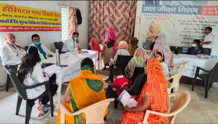 रतलाम: राॅयल हाॅस्पिटल द्वारा 100 निःशुल्क चिकित्सा शिविर के महाअभियान का ग्राम सागोद शिविर सम्पन्न, 216 मरीजों की हुई जाँच रतलाम: राॅयल हाॅस्पिटल द्वारा 100 निःशुल्क चिकित्सा शिविर के महाअभियान का ग्राम सागोद शिविर सम्पन्न, 216 मरीजों की हुई जाँच