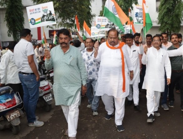 रतलाम: विभाजन विभिषिका दिवस पर भाजपा ने निकाला मौन जुलूस, विधायक चेतन्य काश्यप, दिलीप मकवाना ने किया नेतृत्व,मुख्य डाकघर परिसर में प्रदर्शनी का अवलोकन किया रतलाम: विभाजन विभिषिका दिवस पर भाजपा ने निकाला मौन जुलूस, विधायक चेतन्य काश्यप, दिलीप मकवाना ने किया नेतृत्व,मुख्य डाकघर परिसर में प्रदर्शनी का अवलोकन किया