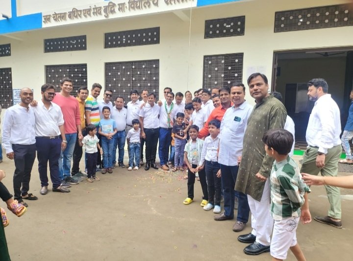 रतलाम: जैन सोशल ग्रुप मैत्री ने मोंटेंसरी स्कूल के बच्चो के साथ मनाया स्वतंत्रता दिवस रतलाम: जैन सोशल ग्रुप मैत्री ने मोंटेंसरी स्कूल के बच्चो के साथ मनाया स्वतंत्रता दिवस