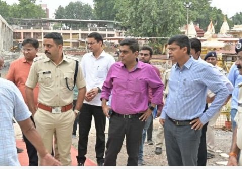 उज्जैन: नागपंचमी पर दर्शनार्थियों के लिये की जाने वाली व्यवस्थाओं को दिया जा रहा है अन्तिम रूप, कलेक्टर कुमार पुरुषोत्तम ने आज व्यवस्थाओं का जायजा लिया उज्जैन: नागपंचमी पर दर्शनार्थियों के लिये की जाने वाली व्यवस्थाओं को दिया जा रहा है अन्तिम रूप, कलेक्टर कुमार पुरुषोत्तम ने आज व्यवस्थाओं का जायजा लिया