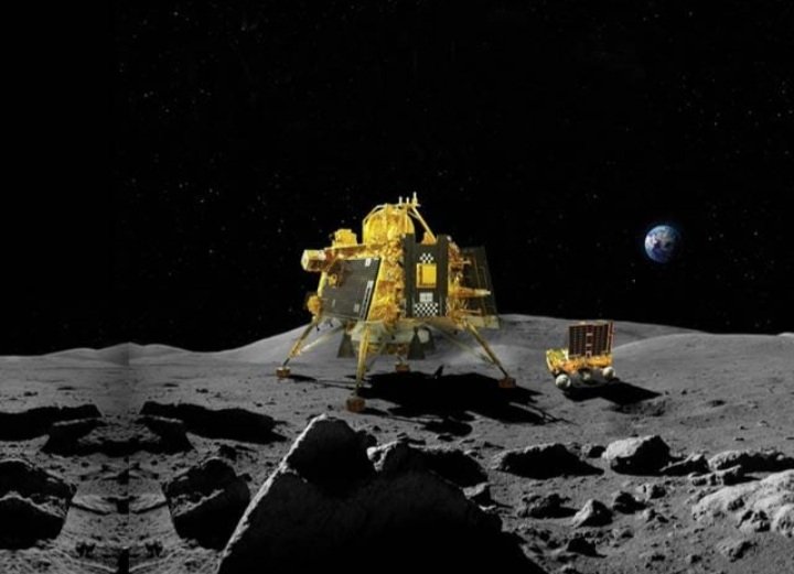 चंद्रयान-3: चांद से चंद कदम दूर,आज शाम चंद्रमा की सतह पर उतरने के लिए तैयार, सफलता के लिए पूरे देश में प्रार्थनाओं का दौर चंद्रयान-3: चांद से चंद कदम दूर,आज शाम चंद्रमा की सतह पर उतरने के लिए तैयार, सफलता के लिए पूरे देश में प्रार्थनाओं का दौर