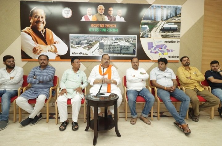 रतलाम: विधानसभा कार्यकर्ता सम्मेलन को लेकर विधायक चेतन्य काश्यप ने की समीक्षा- 3 सितंबर को विधायक सभागृह में होगा आयोजन रतलाम: विधानसभा कार्यकर्ता सम्मेलन को लेकर विधायक चेतन्य काश्यप ने की समीक्षा- 3 सितंबर को विधायक सभागृह में होगा आयोजन