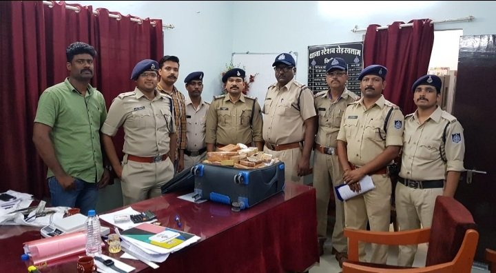 रतलाम: 8 करोड़ के सोने का मामला- डीआरआई और कस्टम विभाग की टीम भी जांच के लिए पहुंची, पुलिस ने 102 सीआरपीसी में सोने को किया जब्त रतलाम: 8 करोड़ के सोने का मामला- डीआरआई और कस्टम विभाग की टीम भी जांच के लिए पहुंची, पुलिस ने 102 सीआरपीसी में सोने को किया जब्त