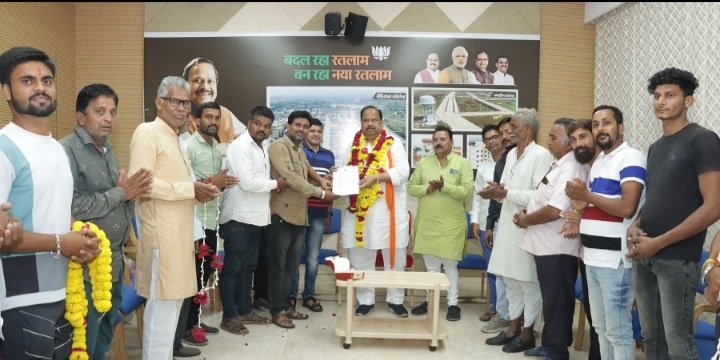 रतलाम: पुलिया निर्माण के साथ रोशनी से जगमगाएगा मथुरी – विधायक चेतन्य काश्यप- विधायक निधि से होगा करमदी रोड पर पुलिया का निर्माण, सौर ऊर्जा से चलित स्ट्रीट लाइट से होगी रोशनी रतलाम: पुलिया निर्माण के साथ रोशनी से जगमगाएगा मथुरी – विधायक चेतन्य काश्यप- विधायक निधि से होगा करमदी रोड पर पुलिया का निर्माण, सौर ऊर्जा से चलित स्ट्रीट लाइट से होगी रोशनी