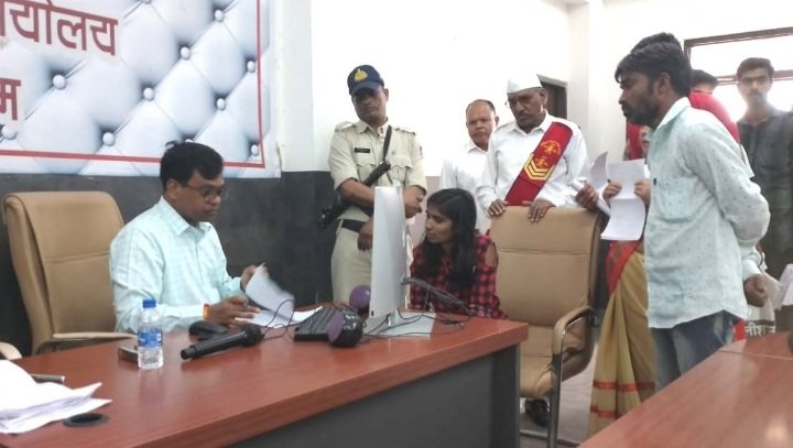 जनसुनवाई: 15 हजार ले लिए फिर भी एजेंसी टू व्हीलर लौटा नहीं रही,अब कलेक्टर, आनंदीलाल को वापस दिलवाएंगे उसका टू व्हीलर जनसुनवाई: 15 हजार ले लिए फिर भी एजेंसी टू व्हीलर लौटा नहीं रही,अब कलेक्टर, आनंदीलाल को वापस दिलवाएंगे उसका टू व्हीलर