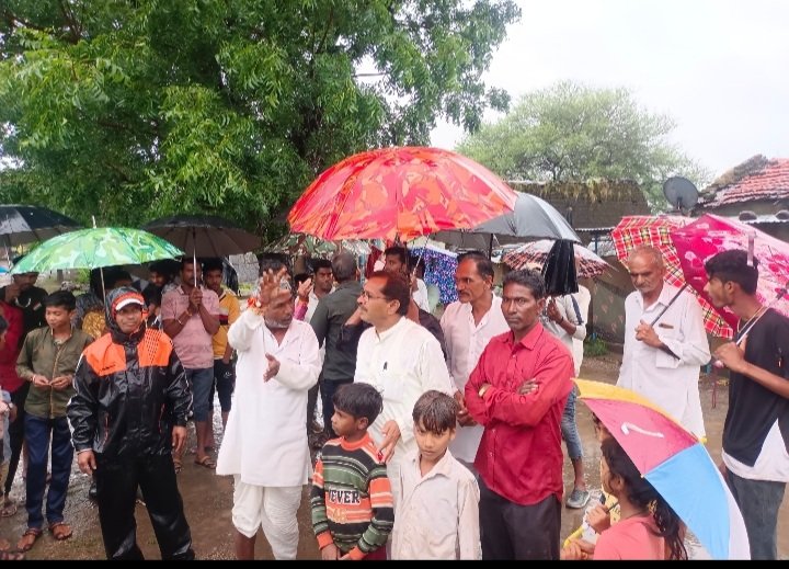 रतलाम : विधायक दिलीप मकवाना ने किया डूबे क्षेत्र का निरीक्षण,प्रशासनिक अधिकारियों को डूबे क्षेत्र का तत्काल सर्वे करने का निर्देश रतलाम : विधायक दिलीप मकवाना ने किया डूबे क्षेत्र का निरीक्षण,प्रशासनिक अधिकारियों को डूबे क्षेत्र का तत्काल सर्वे करने का निर्देश