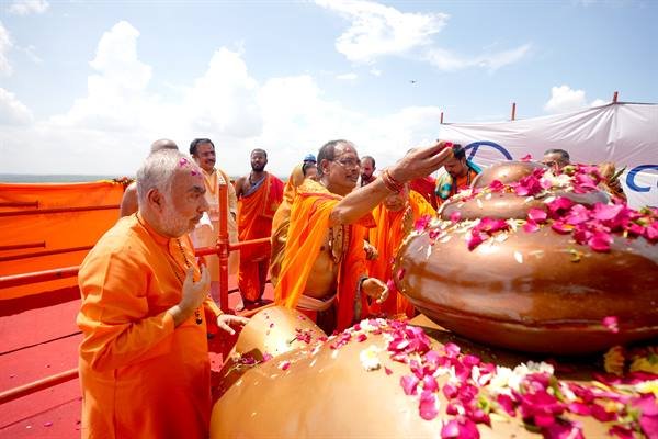 विश्व को शांति और एकता का संदेश देगी एकात्मता की प्रतिमा : मुख्यमंत्री श्री चौहान विश्व को शांति और एकता का संदेश देगी एकात्मता की प्रतिमा : मुख्यमंत्री श्री चौहान