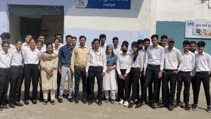 रतलाम: रॉयल कॉलेज के फार्मेसी के विद्यार्थियों ने किया सांची दुग्ध संयंत्र का शैक्षणिक भ्रमण रतलाम: रॉयल कॉलेज के फार्मेसी के विद्यार्थियों ने किया सांची दुग्ध संयंत्र का शैक्षणिक भ्रमण