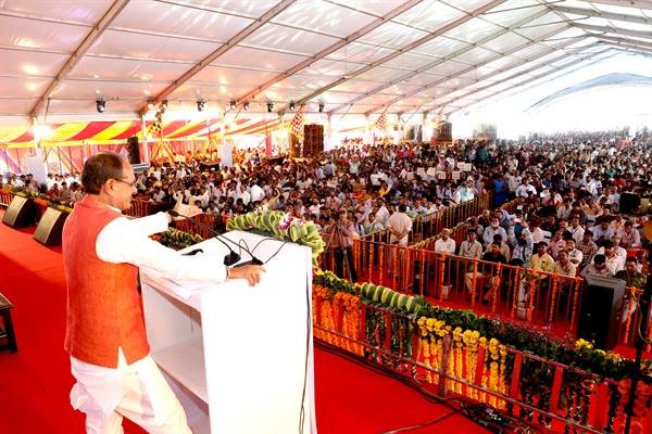 लघु समाचार पत्रों को मिलेगा हर दो माह में विज्ञापन,70 वर्ष से अधिक आयु के पत्रकारों को स्थायी अधिमान्यता कार्ड मिलेगा लघु समाचार पत्रों को मिलेगा हर दो माह में विज्ञापन,70 वर्ष से अधिक आयु के पत्रकारों को स्थायी अधिमान्यता कार्ड मिलेगा