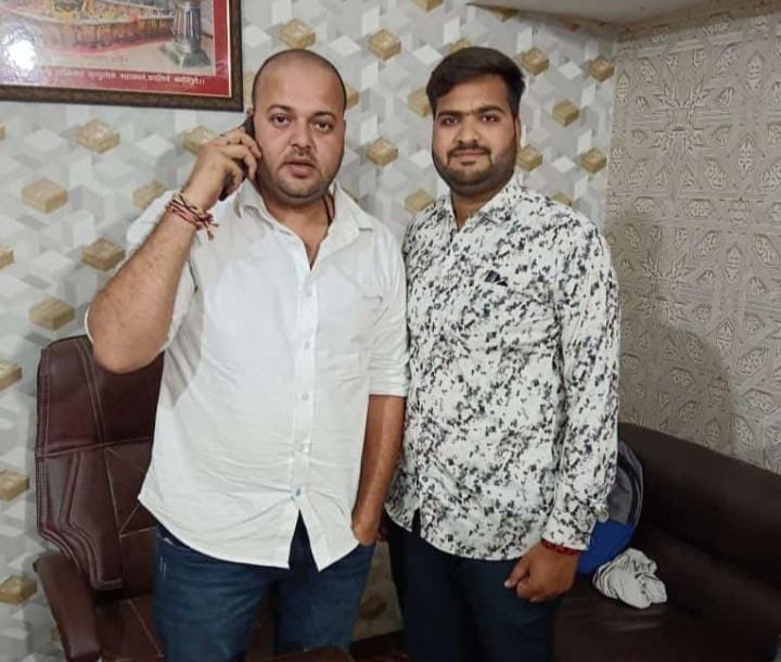जावरा: पिपलोदा ब्लॉक कांग्रेस युवा अध्यक्ष पवन जैन ने निर्दलीय प्रत्याशी जीवन सिंह शेरपुर का थामा हाथ जावरा: पिपलोदा ब्लॉक कांग्रेस युवा अध्यक्ष पवन जैन ने निर्दलीय प्रत्याशी जीवन सिंह शेरपुर का थामा हाथ