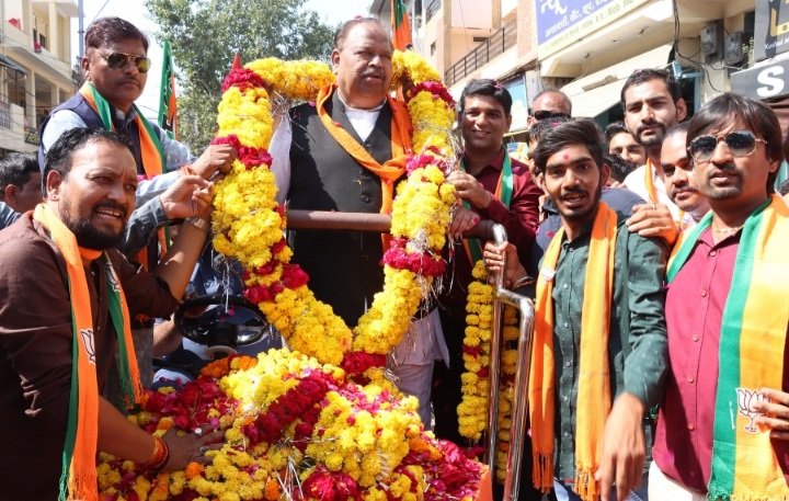रतलाम: शहर के प्रमुख बाजार में भाजपा प्रत्याशी चेतन्य काश्यप का सघन जनसंपर्क,- वार्ड क्रमांक 35, 49 में लिया जन आशीर्वाद रतलाम: शहर के प्रमुख बाजार में भाजपा प्रत्याशी चेतन्य काश्यप का सघन जनसंपर्क,- वार्ड क्रमांक 35, 49 में लिया जन आशीर्वाद