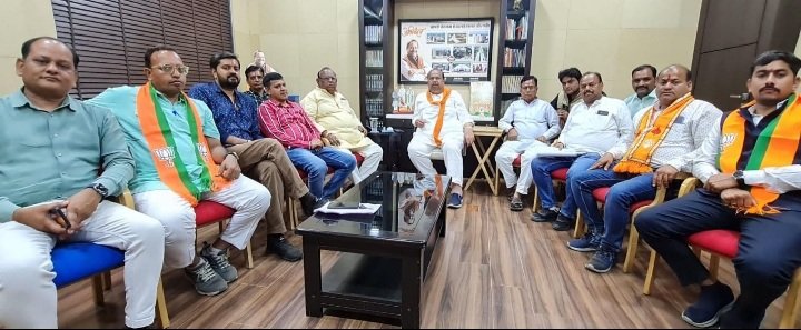 रतलाम: प्रधानमंत्री नरेंद्र मोदी के दौरे को लेकर तैयारियां तेज,- भाजपा प्रत्याशी चेतन्य काश्यप की उपस्थिति में हुई बैठक रतलाम: प्रधानमंत्री नरेंद्र मोदी के दौरे को लेकर तैयारियां तेज,- भाजपा प्रत्याशी चेतन्य काश्यप की उपस्थिति में हुई बैठक