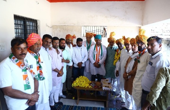 रतलाम: लक्ष्मण भैया ने कहा आपका विश्वास कभी नहीं टूटने दूंगा, यह मेरा वादा है- रतलाम ग्रामीण विधानसभा के कांग्रेस प्रत्याशी लक्ष्मणसिंह डिंडोर का जनसंपर्क रतलाम: लक्ष्मण भैया ने कहा आपका विश्वास कभी नहीं टूटने दूंगा, यह मेरा वादा है- रतलाम ग्रामीण विधानसभा के कांग्रेस प्रत्याशी लक्ष्मणसिंह डिंडोर का जनसंपर्क