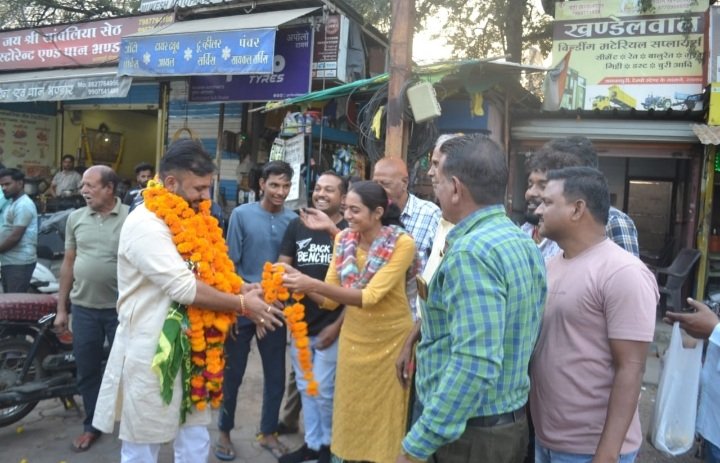 मरते दम तक रतलाम वासियों की सेवा करूंगा यह मेरा वादा है – पारस सकलेचा,- रतलाम शहर में कांग्रेस प्रत्याशी का जनसम्पर्क, युवा नेता मयंक जाट लगातार मैदान में सक्रिय मरते दम तक रतलाम वासियों की सेवा करूंगा यह मेरा वादा है – पारस सकलेचा,- रतलाम शहर में कांग्रेस प्रत्याशी का जनसम्पर्क, युवा नेता मयंक जाट लगातार मैदान में सक्रिय