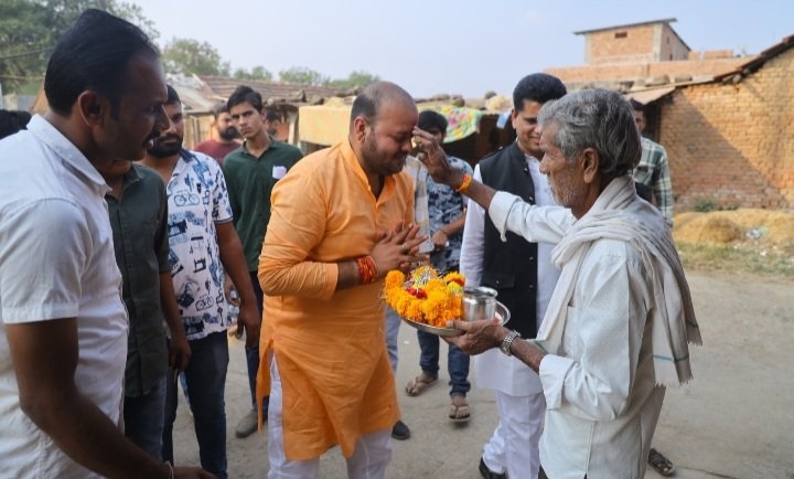 जावरा: जीवनसिंह शेरपुर ने जनसंपर्क में कहा- किसानो को लाइट की समस्या और घोड़ा रोज की समस्या से निजात दिला दूंगा जावरा: जीवनसिंह शेरपुर ने जनसंपर्क में कहा- किसानो को लाइट की समस्या और घोड़ा रोज की समस्या से निजात दिला दूंगा
