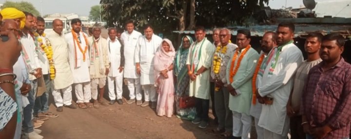 रतलाम: कांग्रेस से नाराज चल रहे कार्यकर्ताओं ने रतलाम ग्रामीण प्रत्याशी डिंडोर को दिया समर्थन,जिला प्रभारी कुलदीप इंदौर व लोकसभा प्रभारी प्रभा बेन के समक्ष एकजुटता का लिया संकल्प रतलाम: कांग्रेस से नाराज चल रहे कार्यकर्ताओं ने रतलाम ग्रामीण प्रत्याशी डिंडोर को दिया समर्थन,जिला प्रभारी कुलदीप इंदौर व लोकसभा प्रभारी प्रभा बेन के समक्ष एकजुटता का लिया संकल्प