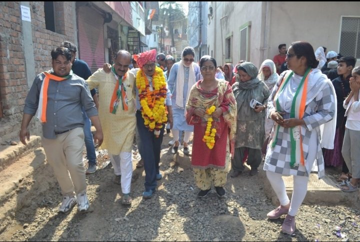 रतलाम: कांग्रेस प्रत्याशी पारस सकलेचा का जनसंपर्क सतत जारी, वार्ड क्रमांक 27, 37 और 38 में किया जनसंपर्क रतलाम: कांग्रेस प्रत्याशी पारस सकलेचा का जनसंपर्क सतत जारी, वार्ड क्रमांक 27, 37 और 38 में किया जनसंपर्क