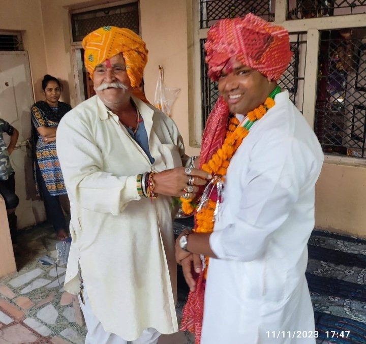 रतलाम: ग्रामीण कांग्रेस प्रत्याशी लक्ष्मण सिंह डिंडोर का जनसंपर्क जारी, ग्रामीणों से कहा- मैं नहीं, हम सब विधायक होंगे रतलाम: ग्रामीण कांग्रेस प्रत्याशी लक्ष्मण सिंह डिंडोर का जनसंपर्क जारी, ग्रामीणों से कहा- मैं नहीं, हम सब विधायक होंगे