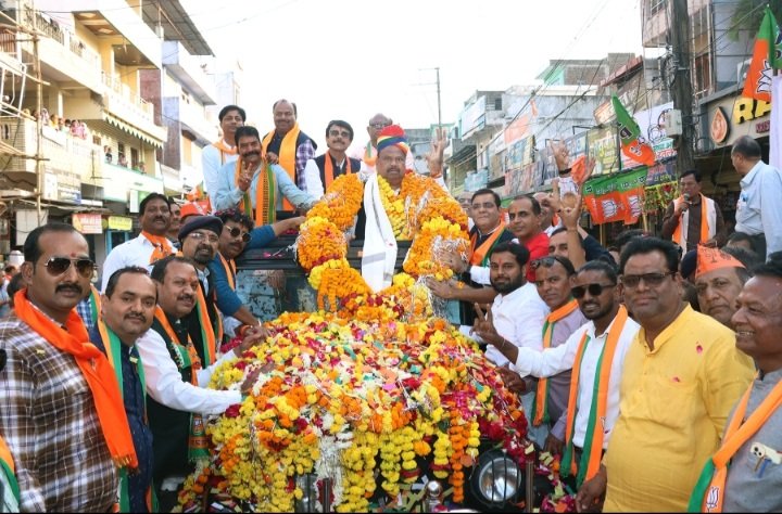 रतलाम: भाजपा प्रत्याशी चेतन्य काश्यप का महाजनसंपर्क- कई संस्था, समाज एवं संगठनों ने किया स्वागत-अभिनंदन,- अगले पांच साल में हम नया रतलाम बनाएंगे- चेतन्य काश्यप रतलाम: भाजपा प्रत्याशी चेतन्य काश्यप का महाजनसंपर्क- कई संस्था, समाज एवं संगठनों ने किया स्वागत-अभिनंदन,- अगले पांच साल में हम नया रतलाम बनाएंगे- चेतन्य काश्यप