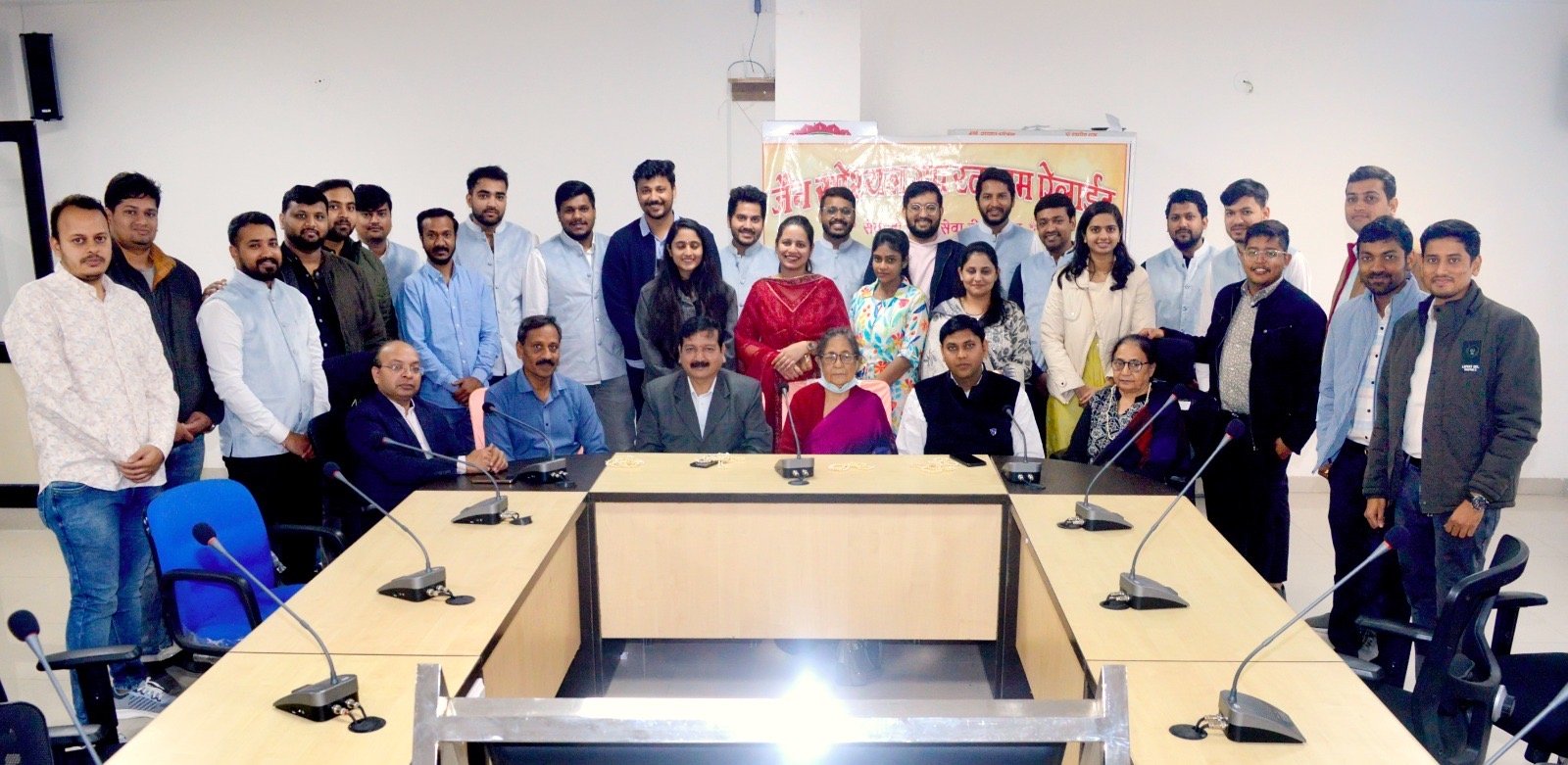 रतलाम: जेएसजी एलाइट ने मेडिकल कॉलेज में शुरू किया सेवा प्रकल्प, मरीज के परिजनों को उपलब्ध कराई जाएगी गादी और रजाई रतलाम: जेएसजी एलाइट ने मेडिकल कॉलेज में शुरू किया सेवा प्रकल्प, मरीज के परिजनों को उपलब्ध कराई जाएगी गादी और रजाई