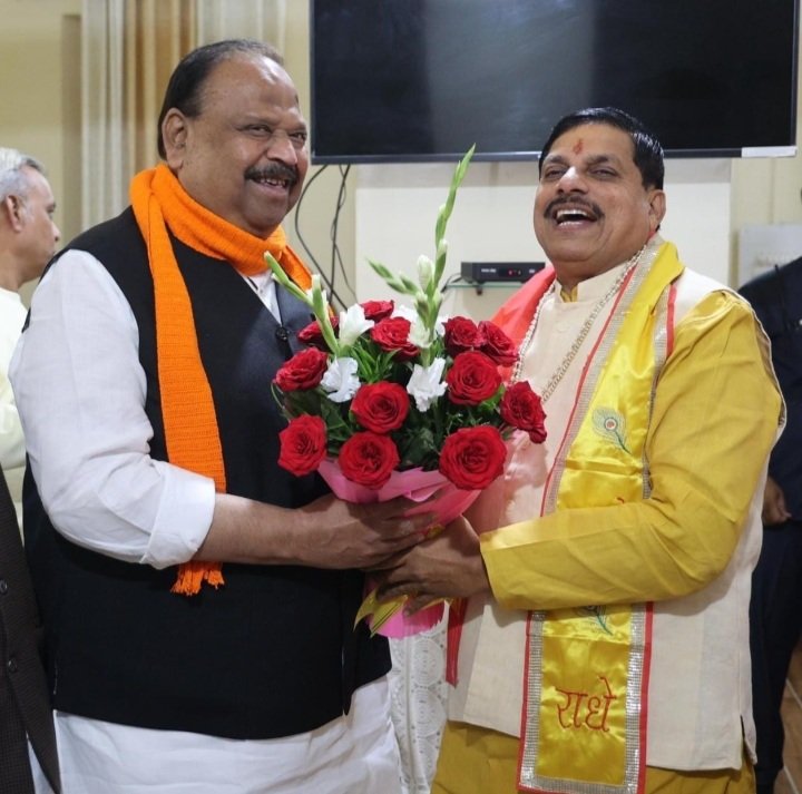 नवनिर्वाचित मुख्यमंत्री डॉ. मोहन यादव का विधायक चेतन्य काश्यप ने किया स्वागत-अभिनंदन नवनिर्वाचित मुख्यमंत्री डॉ. मोहन यादव का विधायक चेतन्य काश्यप ने किया स्वागत-अभिनंदन